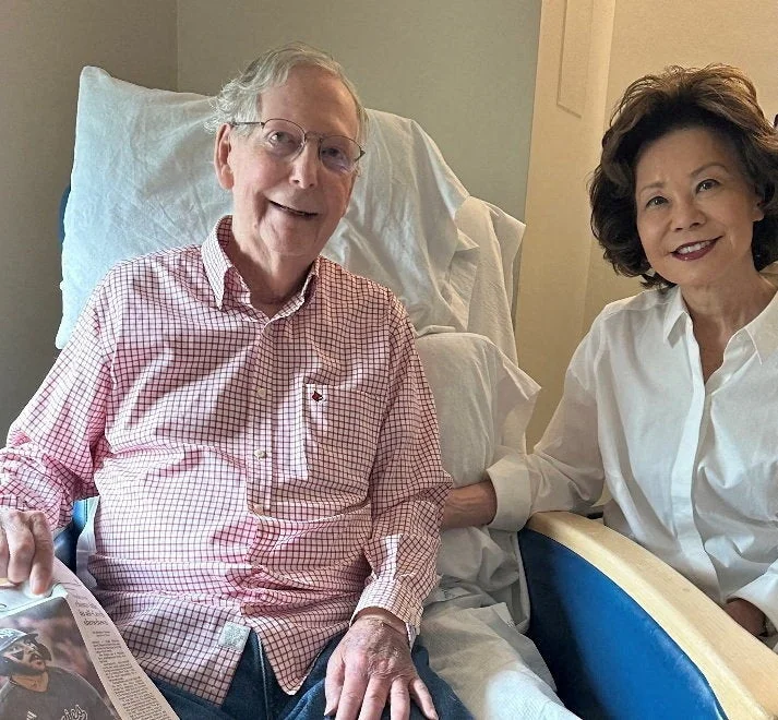 Washington Post intern uncovers the truth about Mitch McConnell's photo
